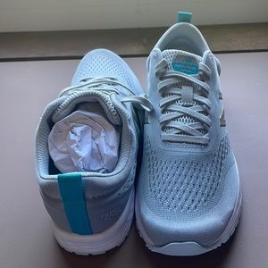 New Balance Arishi v3 Slip Resistant Shoes